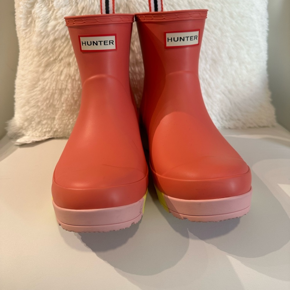 NWOT Hunter Rain Boots Pink -Women’s Size 9 US